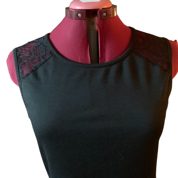 PURE AND SIMPLE - Black Peplum Tank Top with lace and back zip - Medium - Picture 3 of 10